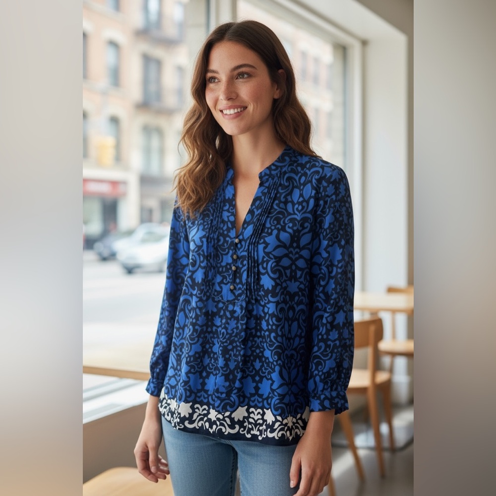 Banana Republic Blue and Black Women’s size S Top with gathers on front .